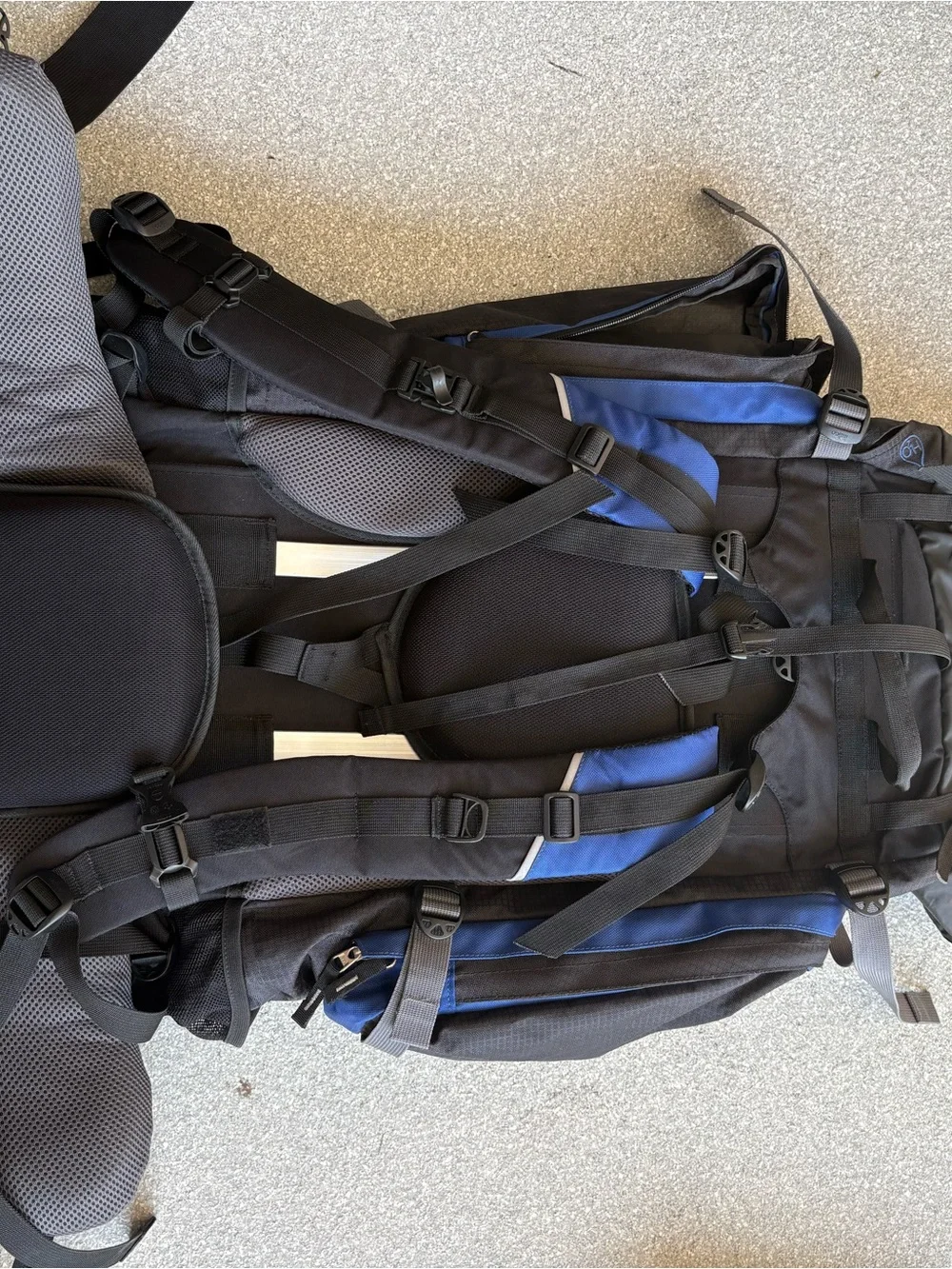 Cabela’s Internal Frame Multi Day 65-75L Hiking Backpack Heavy